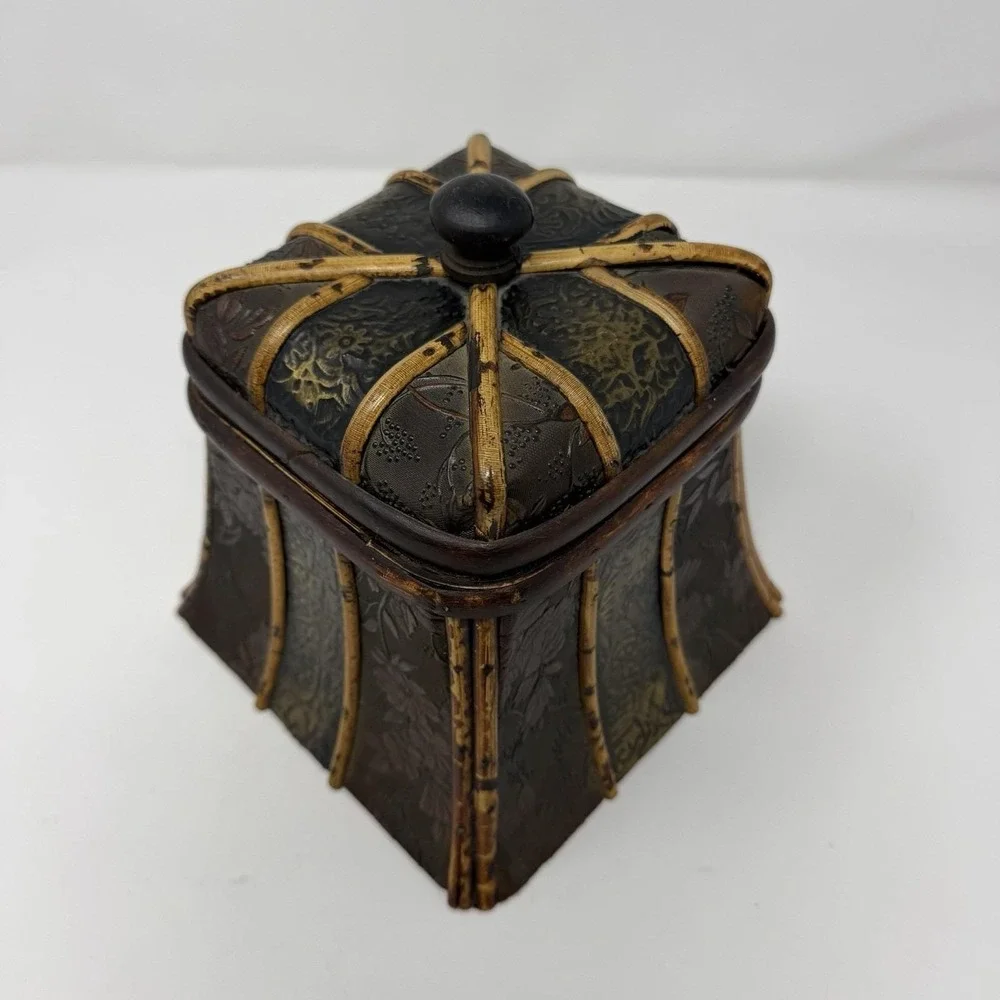 VTG Wooden Bamboo Storage Trinket Box Wicker Woven Embossed Floral Panels w/ Lid
